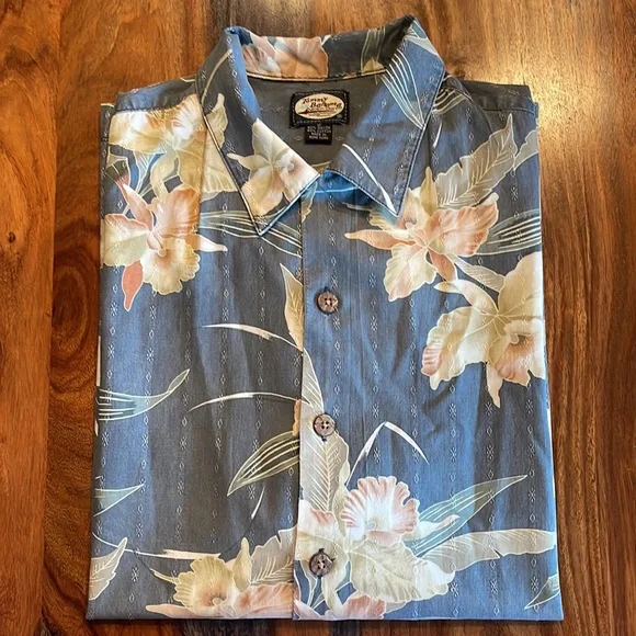 Tommy Bahama men’s S/S Flower Design Button Down Camp. NWOT - Picture 1 of 7